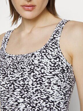 Athleta Workout Tank | Shanti square neck cropped | Black and white print | XS